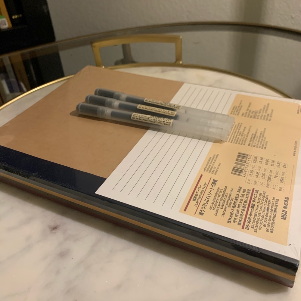 Sale 🖊 📓 🤩 Notebook & pens